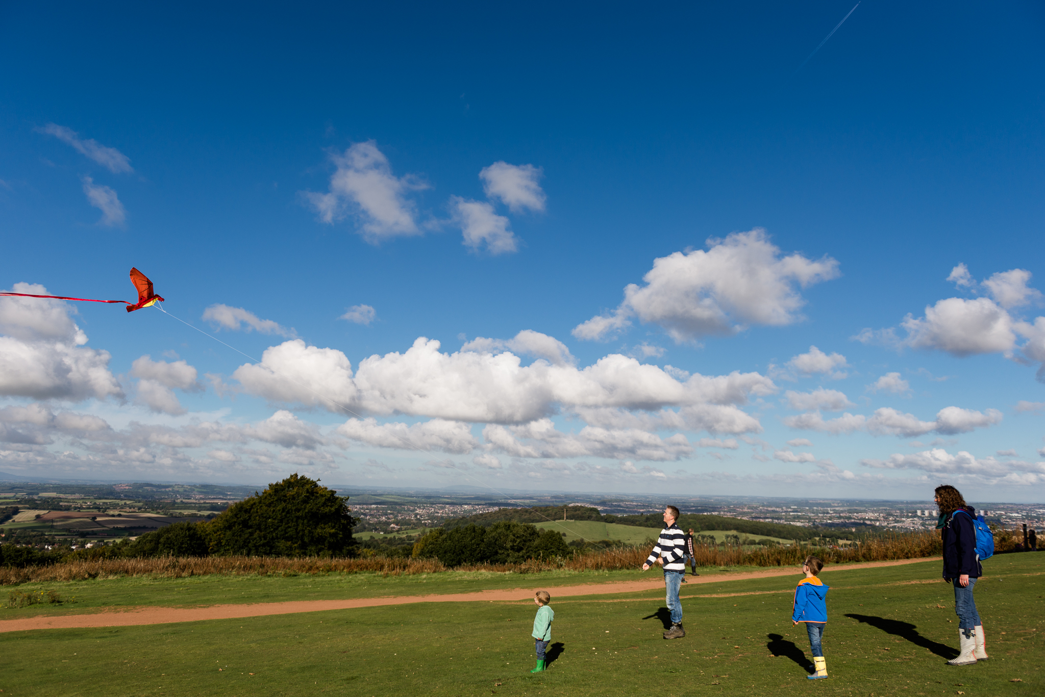 Documentary Family Photography at Clent Hills, Worcestershire Family Lifestyle Photography Woods Outdoors Trees Flying Kite - Jenny Harper-11.jpg