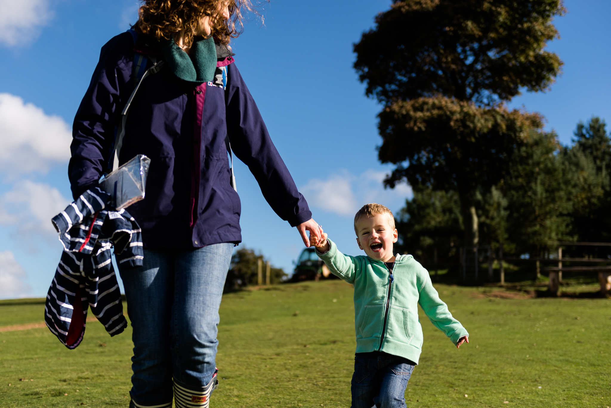Documentary Family Photography at Clent Hills, Worcestershire Family Lifestyle Photography Woods Outdoors Trees Flying Kite - Jenny Harper-13.jpg