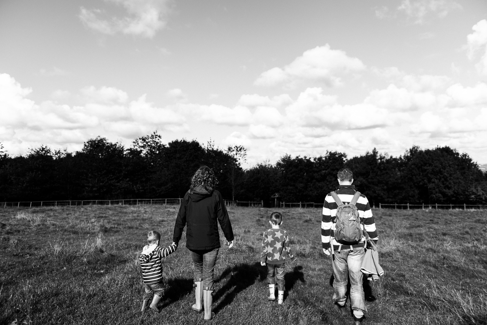 Documentary Family Photography at Clent Hills, Worcestershire Family Lifestyle Photography Woods Outdoors Trees Flying Kite - Jenny Harper-22.jpg