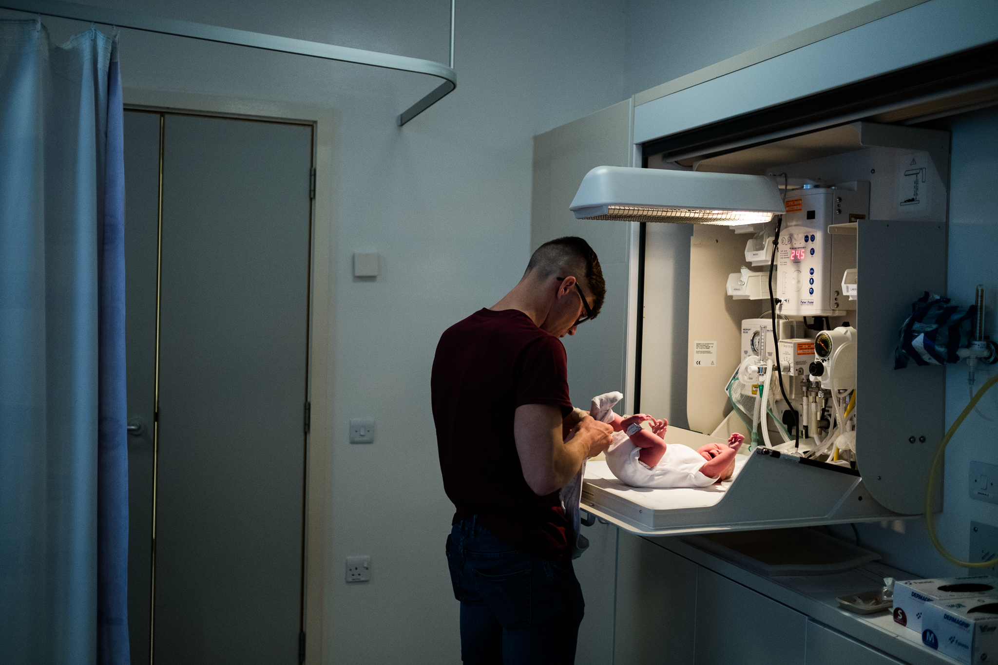 Birth Photographer Documentary Photography Newborn Baby Hospital Family - Jenny Harper-31.jpg