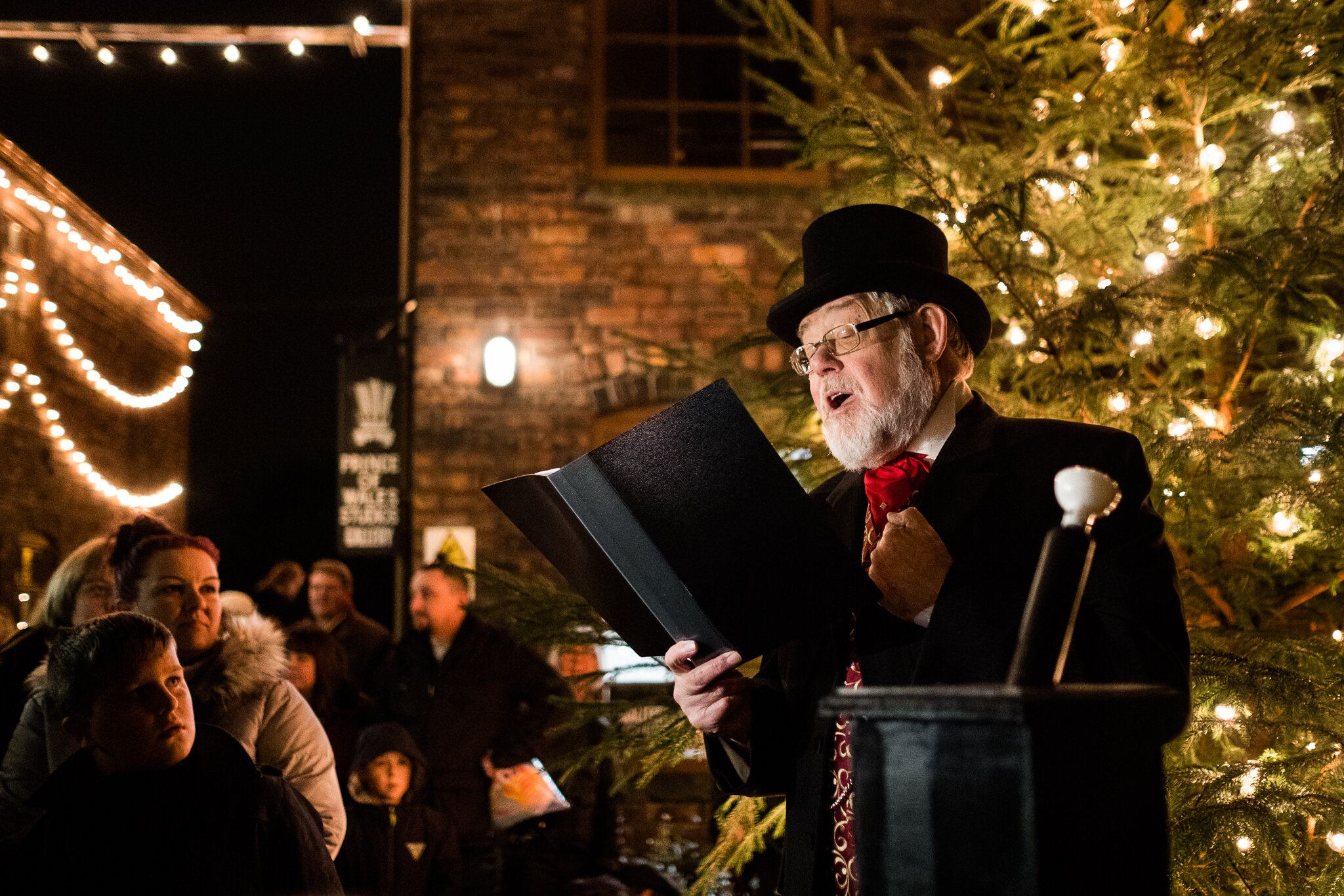 Middleport Pottery UKHBPT - Victorian Christmas Lights Switch-On Festive Seasons Greetings - Jenny Harper-36.jpg