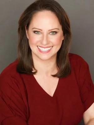 Shannon+L+Novak+Smiling+Headshot.jpg