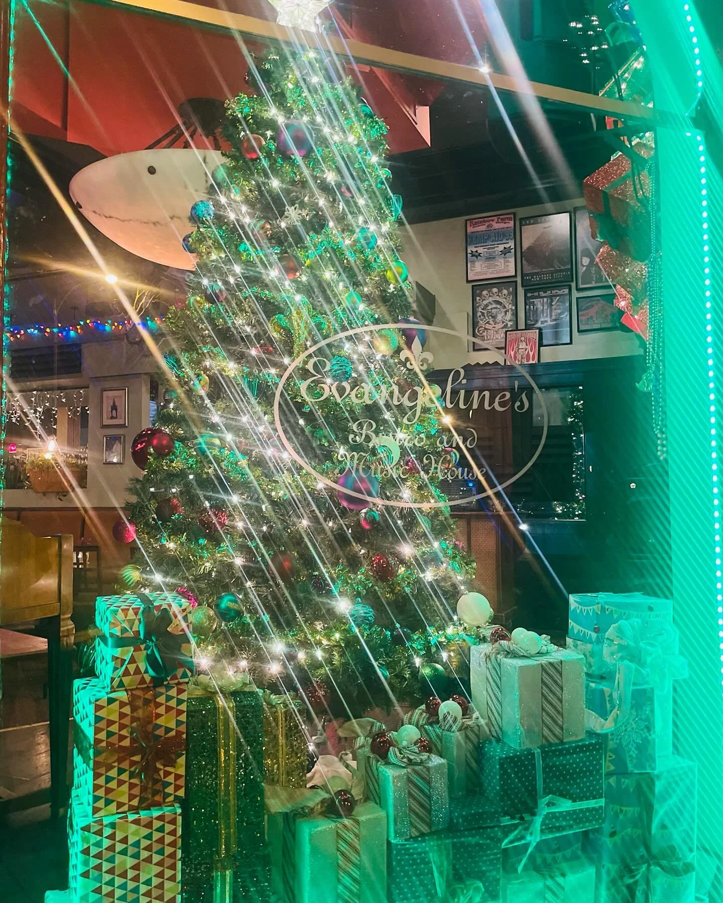 CLOSED FOR CHRISTMAS EVE AND CHRISTMAS DAY