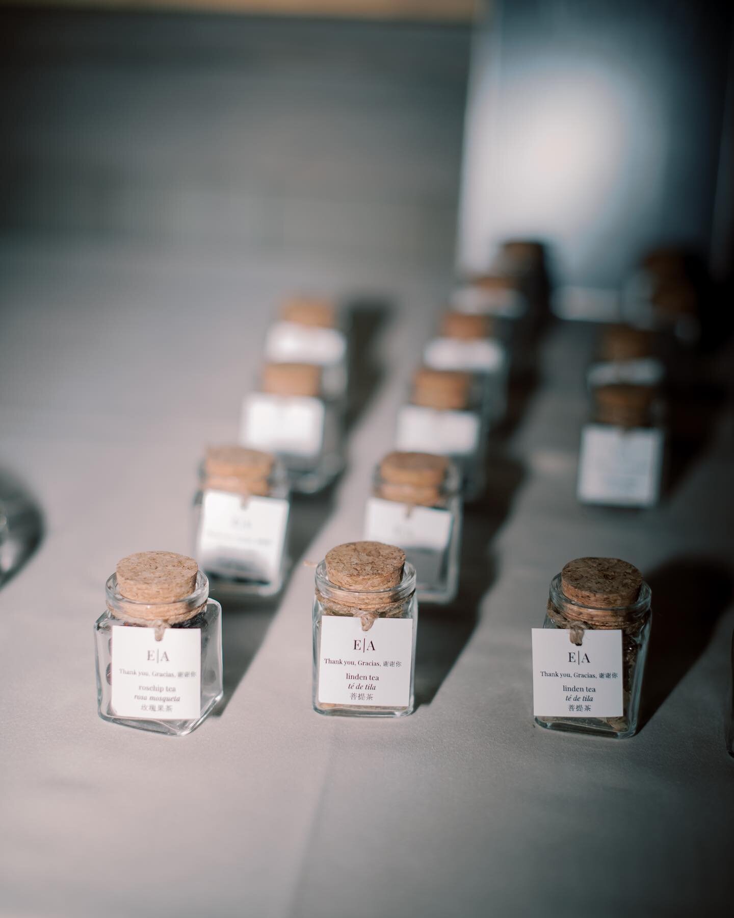 I&rsquo;m loving all the sweet, personalized touches I&rsquo;ve been seeing with recent weddings!! These little jars were especially cute (can&rsquo;t remember what was in them, though lol 😂)
.
.
.
.
.
#vacavilleweddingphotographer #weddingdetails #
