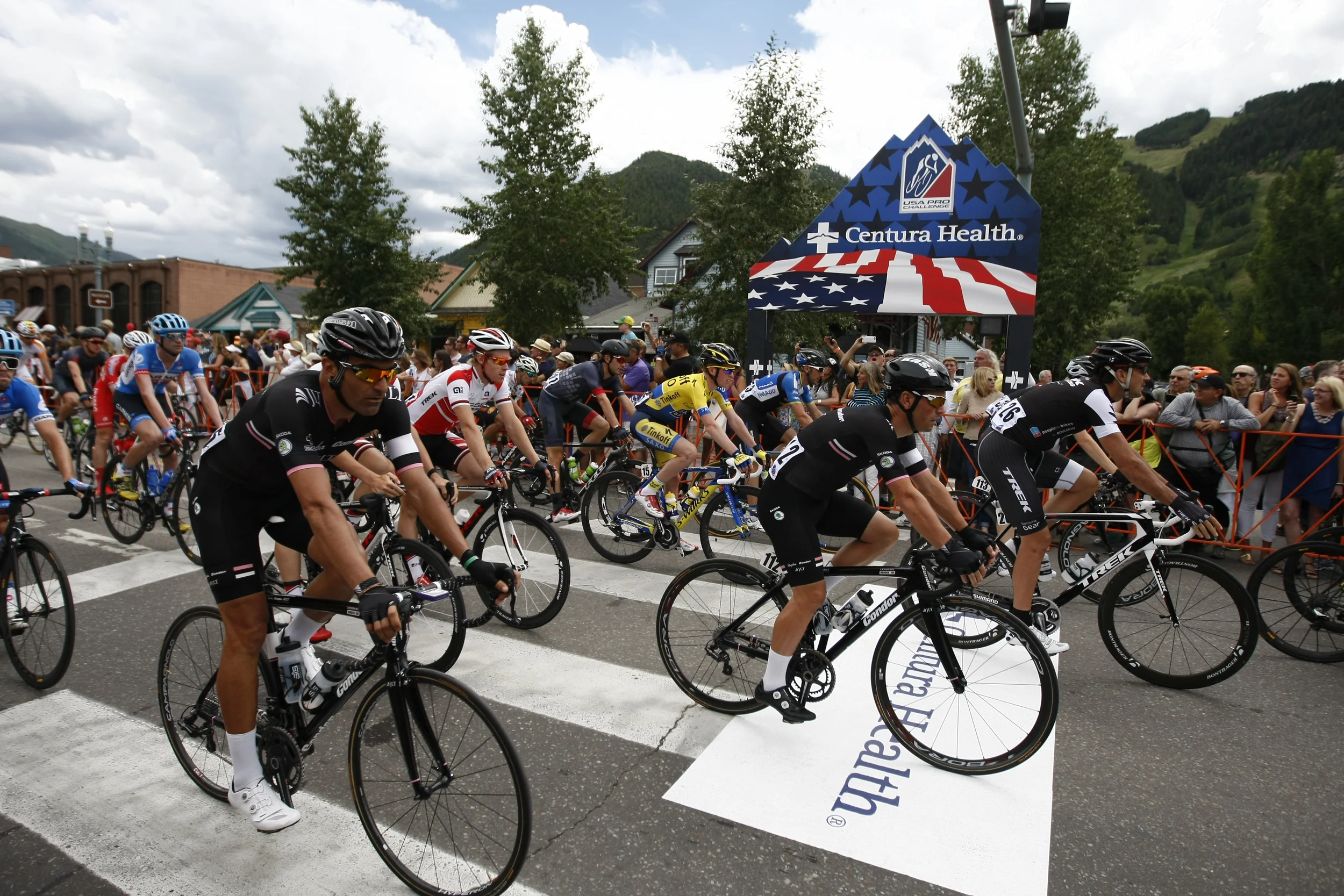 Rapha Condor JLT exude class in their all-black kit.