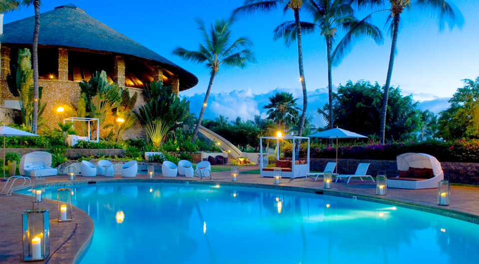 Hotel Wailea - Pool - Evening