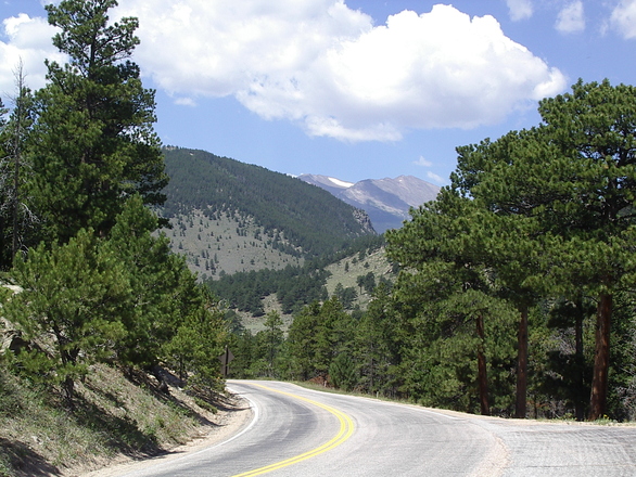 rocky-mountain-national-park-roads-1390958.jpg