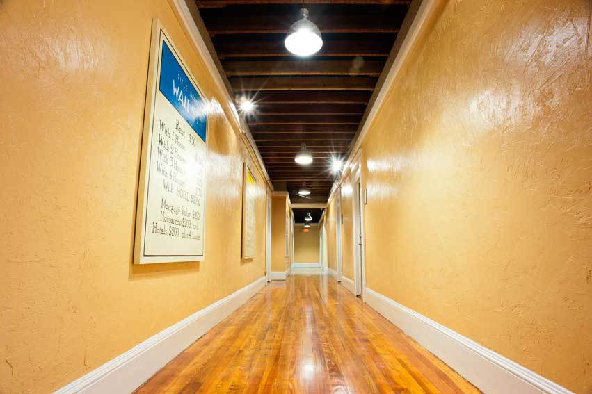 Hallway1.jpg