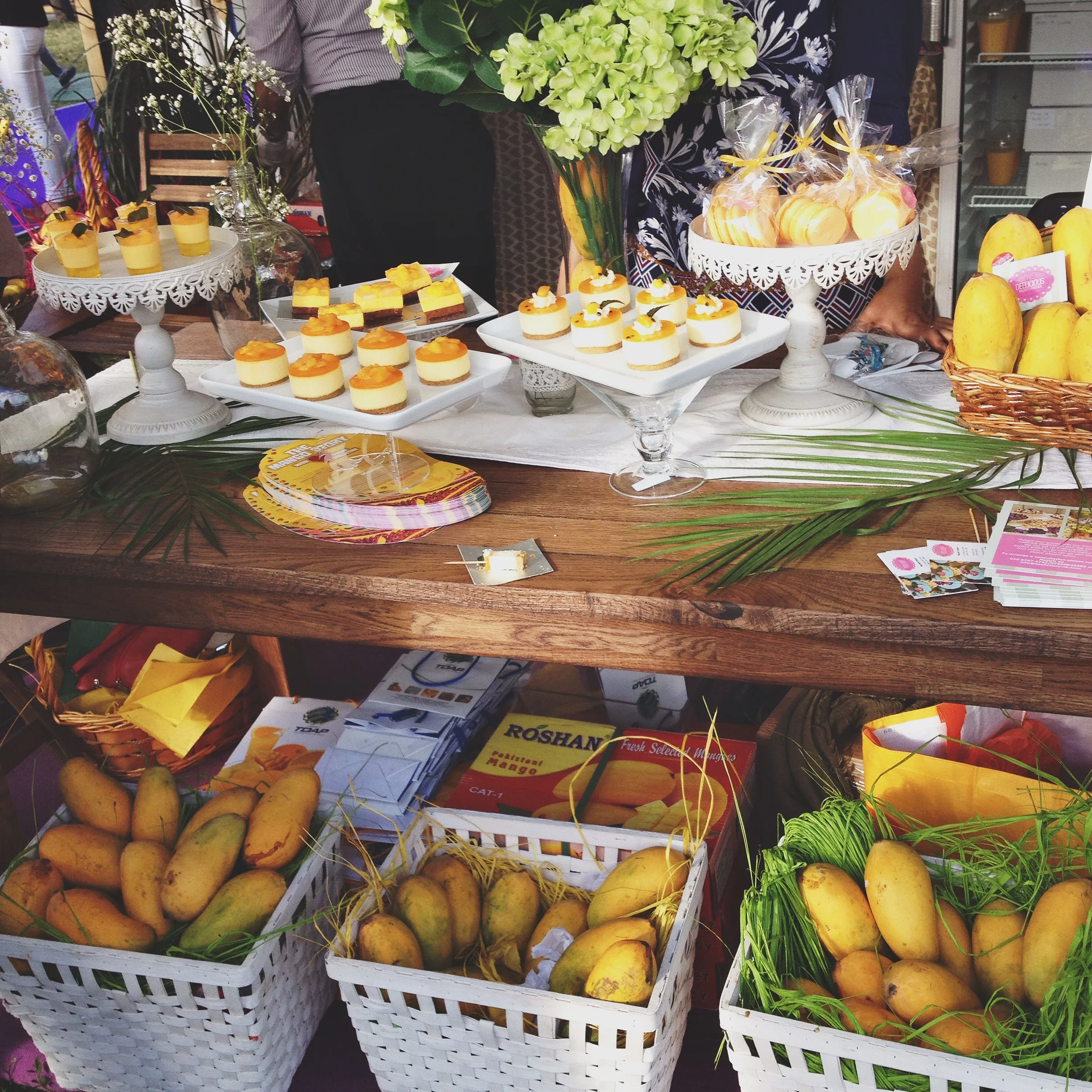 So many mangoes!