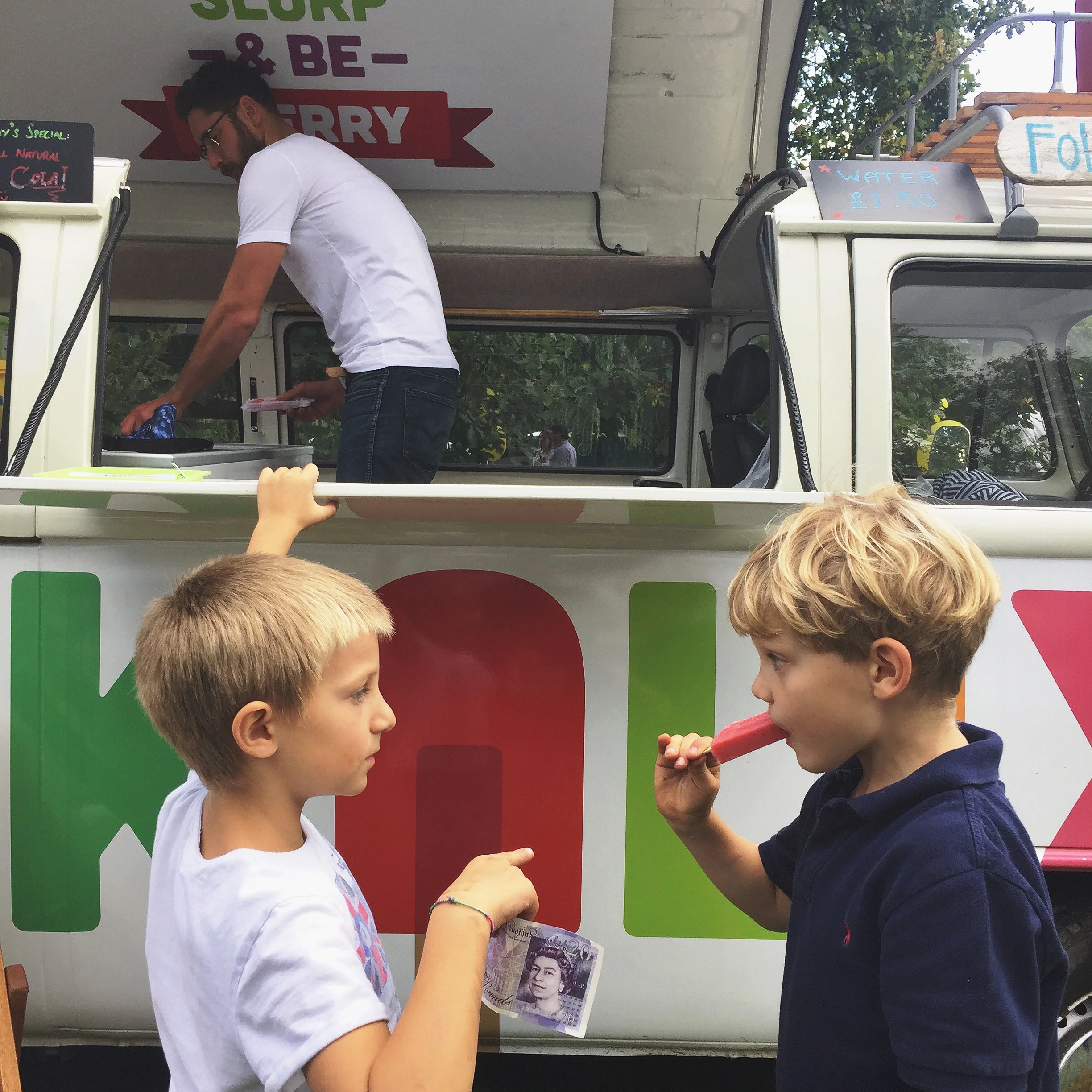 These kids made sure to make the right decision choosing their ice lollies