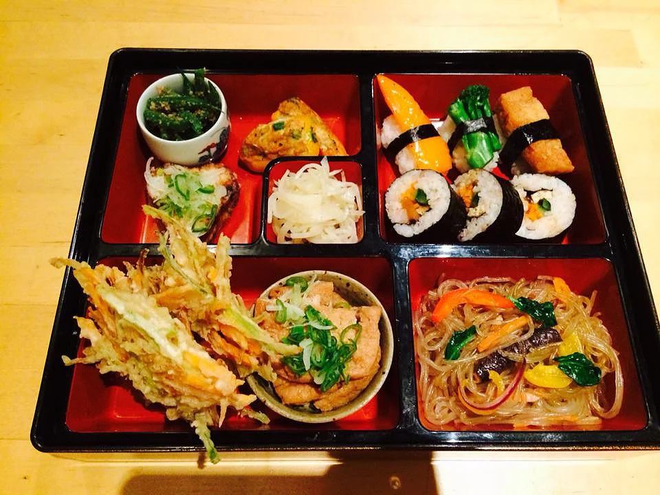 Itadakizen is a vegan Japanese restaurant based in Kings Cross St. Pancreas and has the most delicious vegan bento meals and a tempura burger! Nearest Station: Kings Cross St. Pancreas