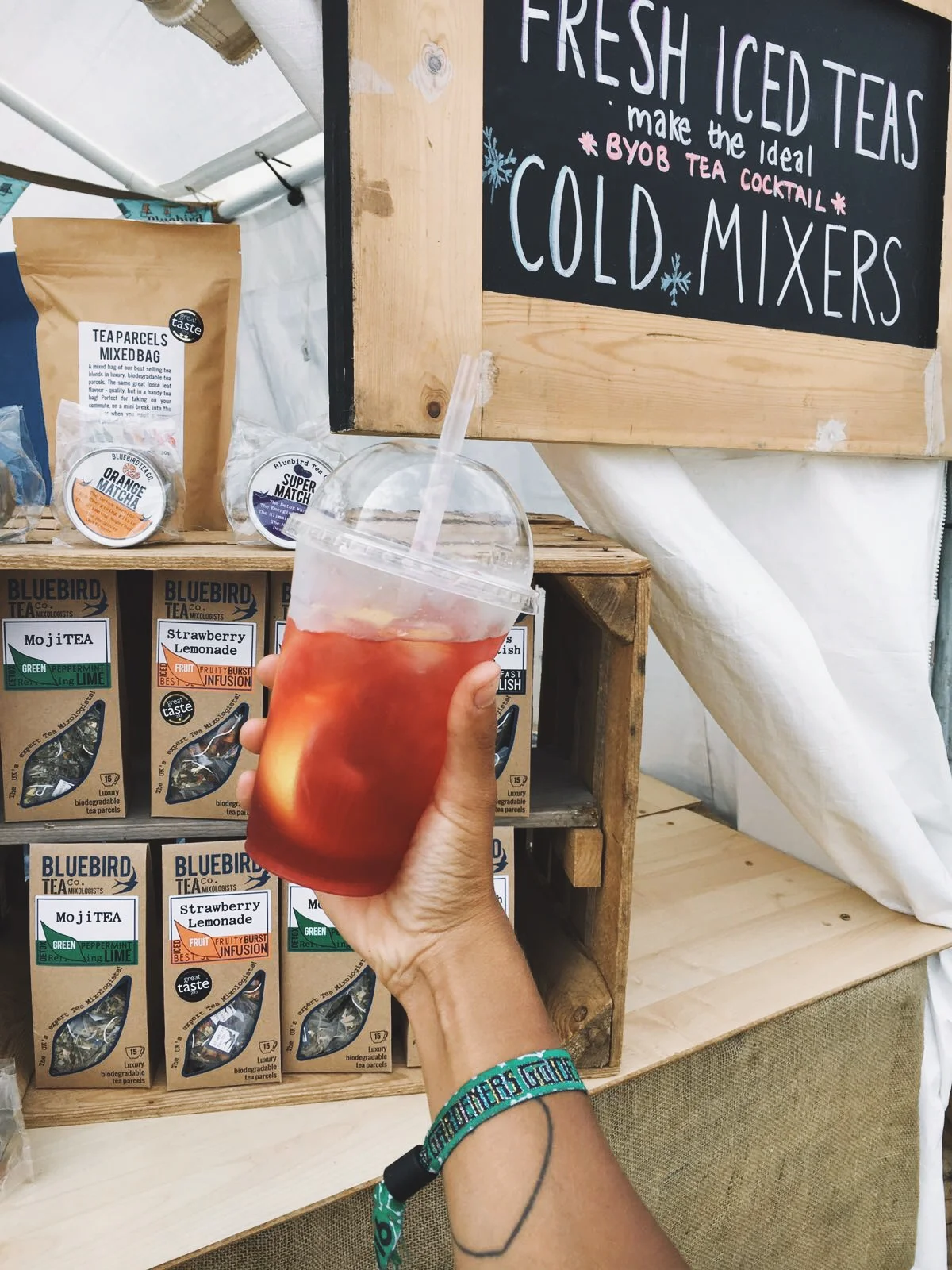Shout out to these amazing iced teas from BLUEBIRD ! 