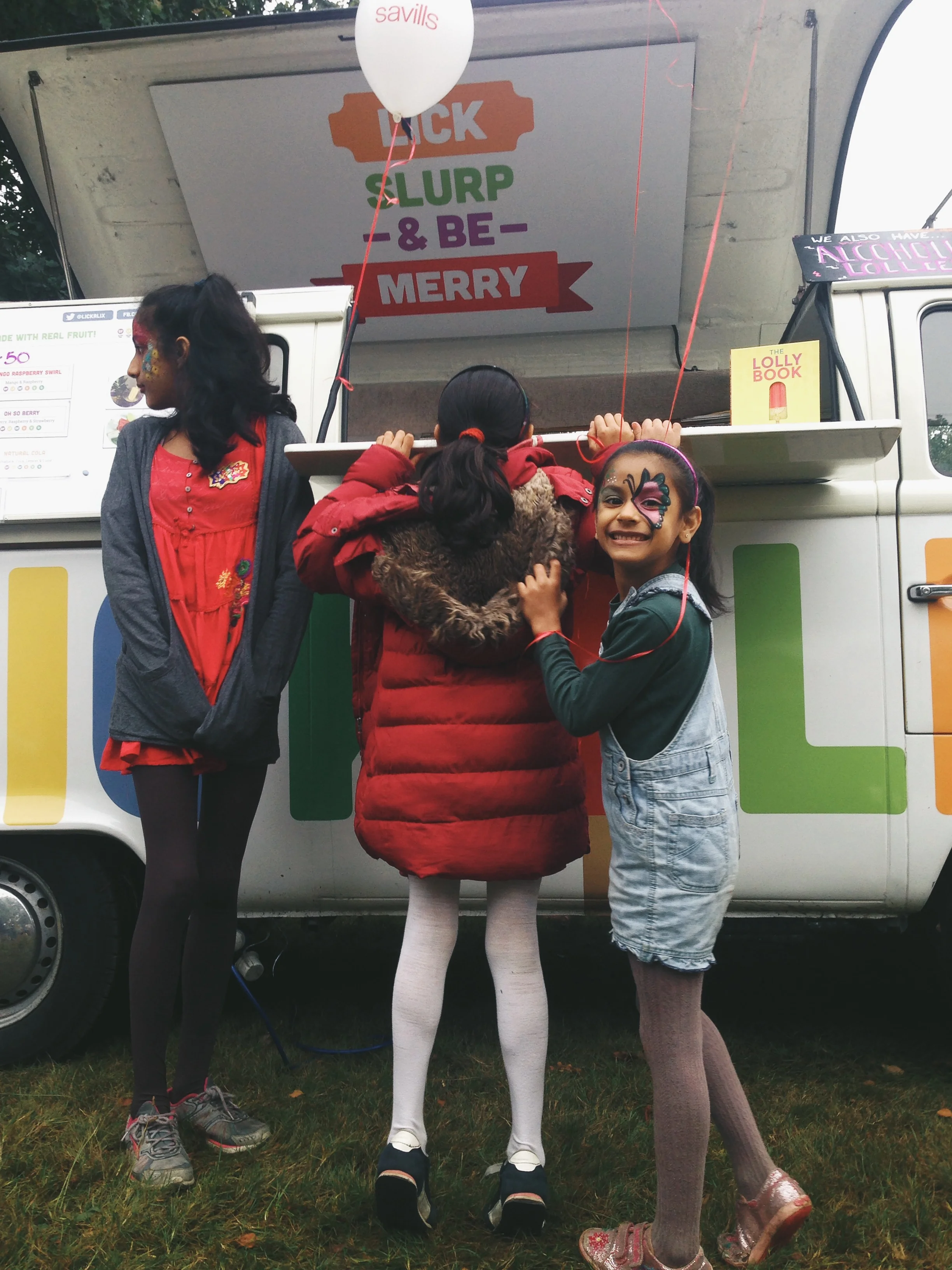 These three lovely sisters hung out around our lollimobile Kenny all day! So much fun :)