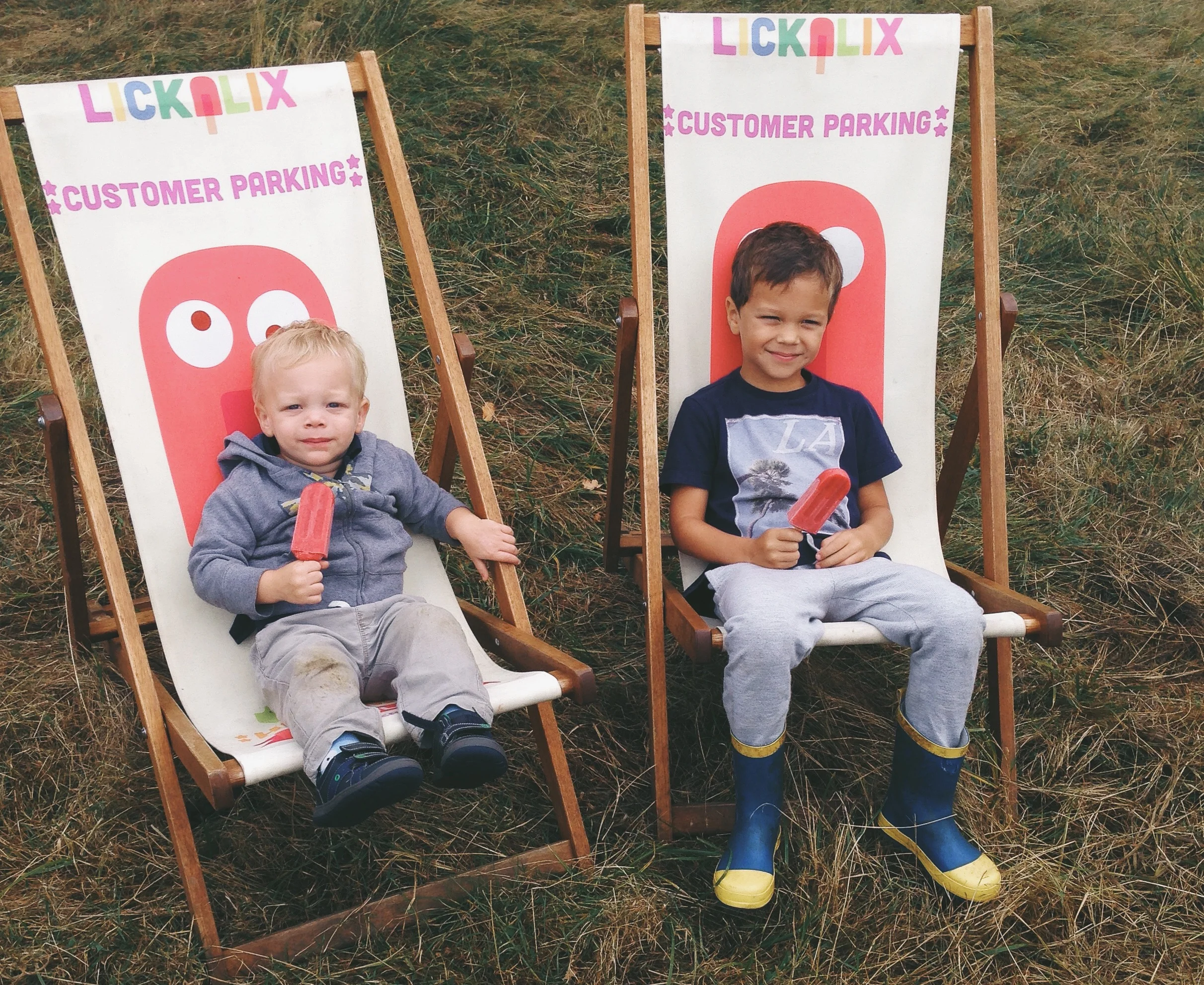 Two cuties enjoying their Strawberry Banana Smoothie lolly!