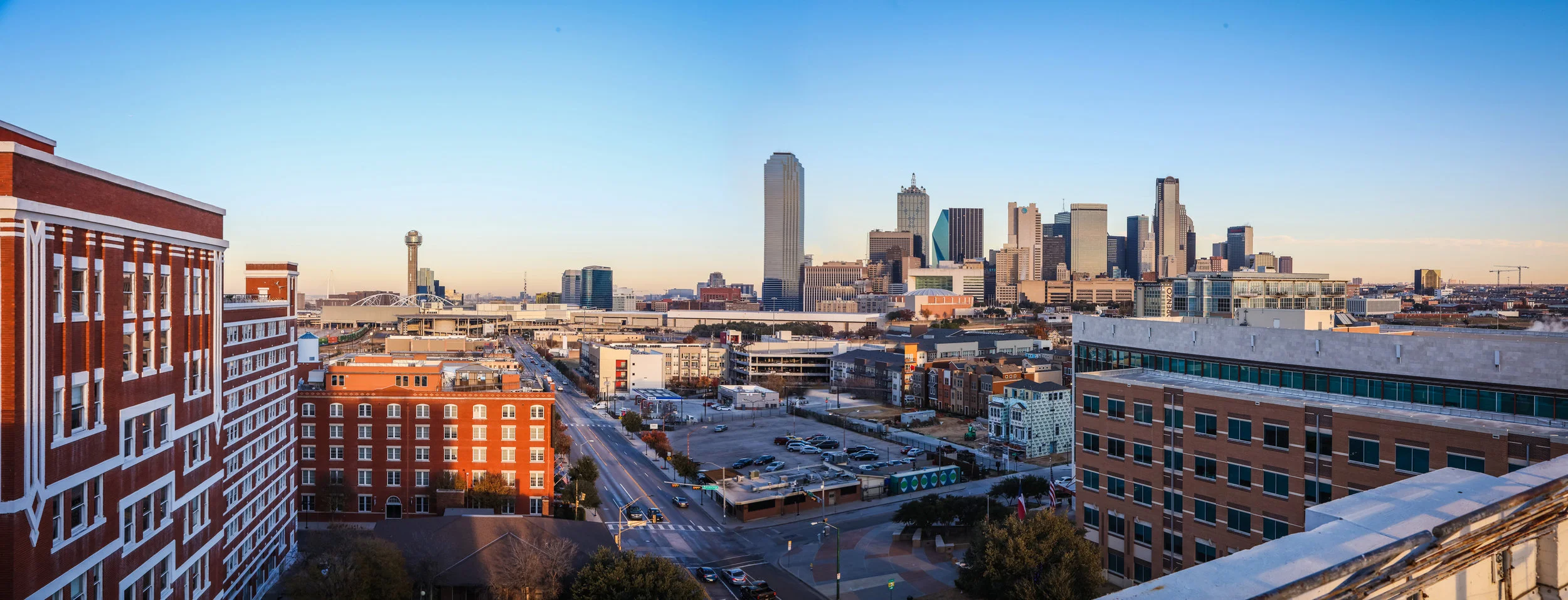 Dallas skyline low res.jpg