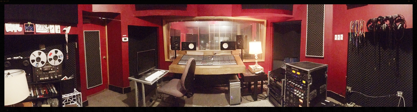 CARAVAN RECORDINGS HAS MOVED INTO A NEW STUDIO SPACE! conveniently located in inner portland, the studio is a 1,500 sqft facility with 1 control room, 1 live room, 3 iso, mogami wiring, a lounge and private parking.
