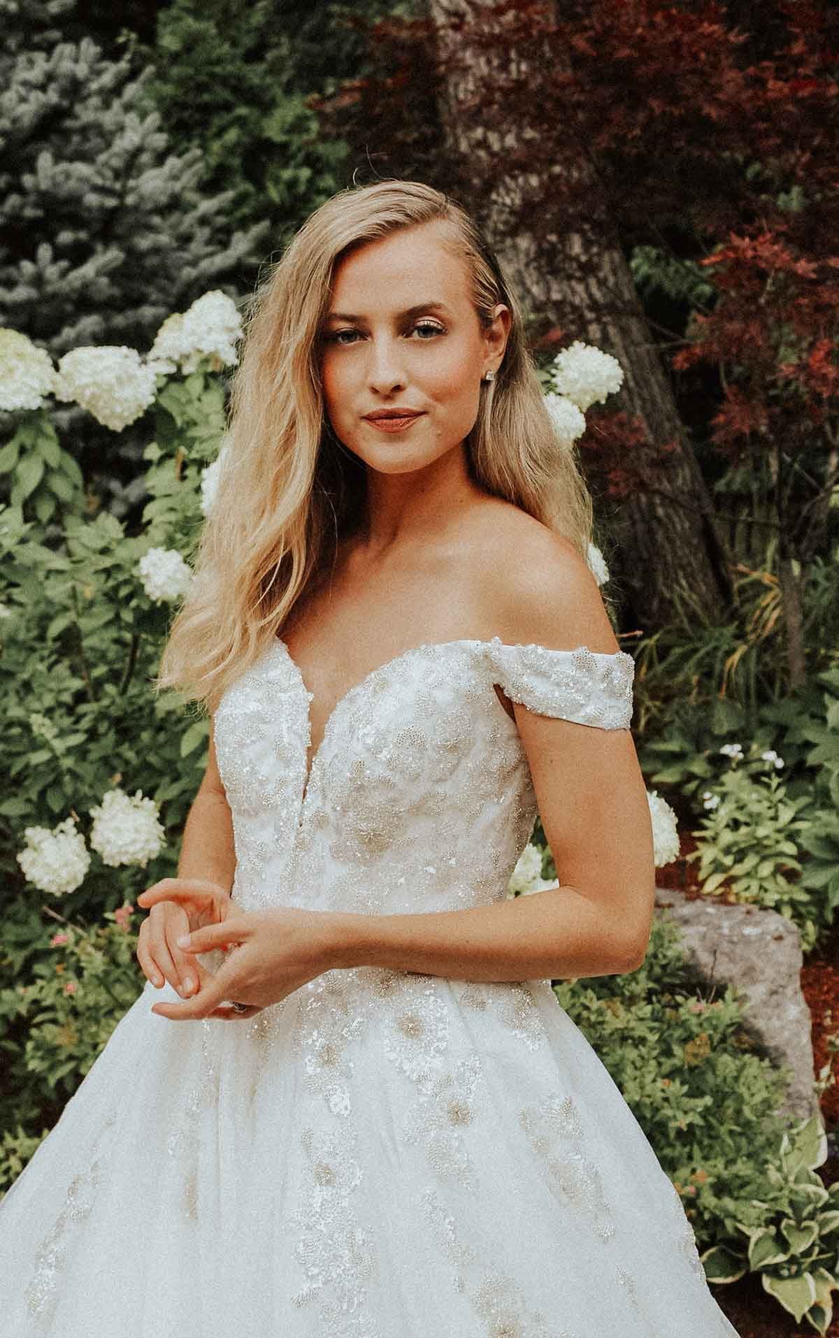 Brand NEW Essense of Australia d3245 — The Barefoot Bride