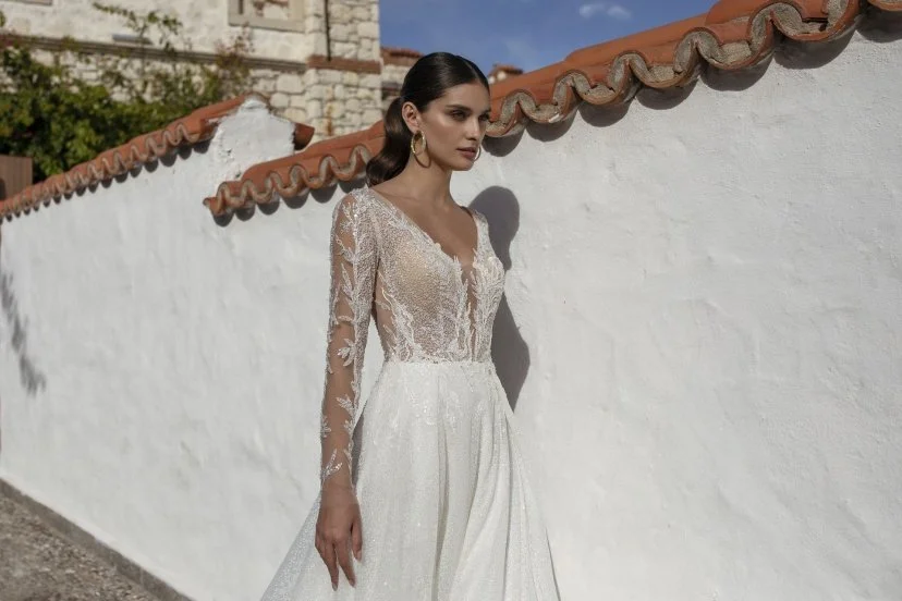 Brand NEW Dominiss Greenwood — The Barefoot Bride