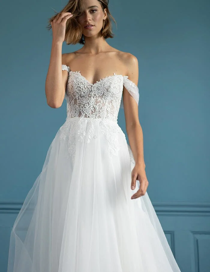 Brand NEW Jenny Yoo Alexa  The Barefoot Bride