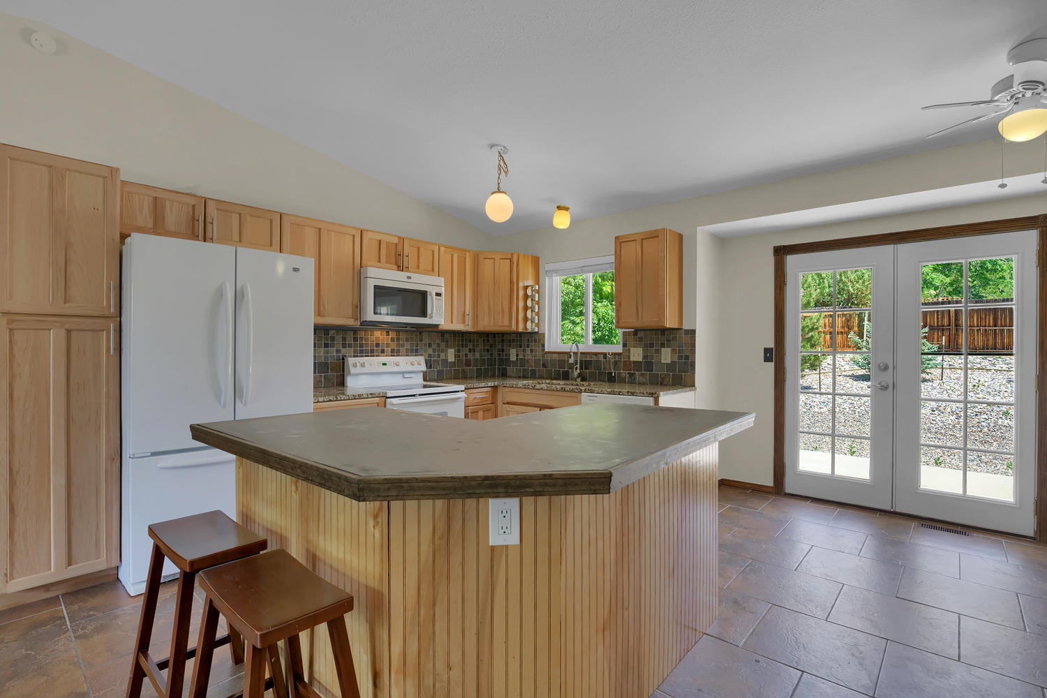 1510 Leewood Court Colorado-large-007-16-Kitchen-1500x1000-72dpi.jpg