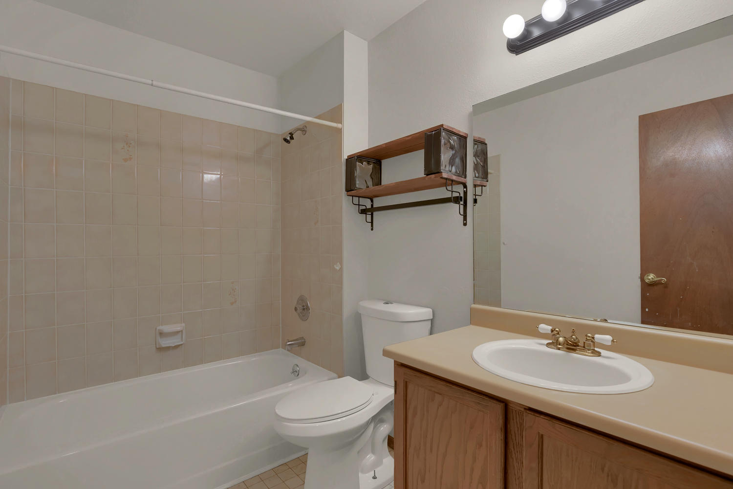 1510 Leewood Court Colorado-large-013-11-Bathroom-1500x1000-72dpi.jpg