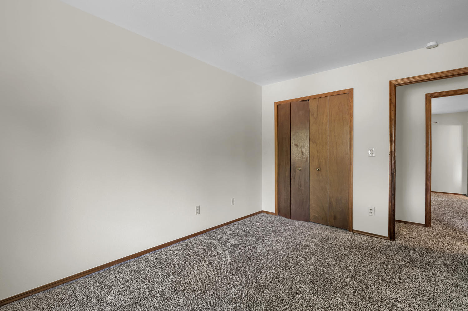 1510 Leewood Court Colorado-large-017-24-Bedroom-1500x997-72dpi.jpg