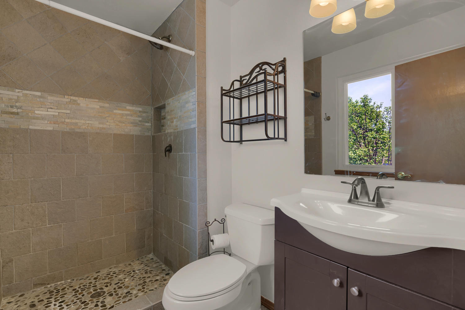 1510 Leewood Court Colorado-large-020-28-Bathroom-1500x1000-72dpi.jpg