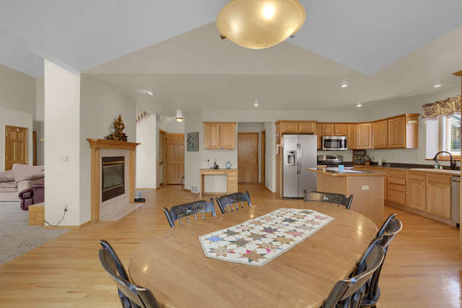 1147 Meadow Oaks Dr Colorado-small-021-32-Dining Room-666x445-72dpi.jpg