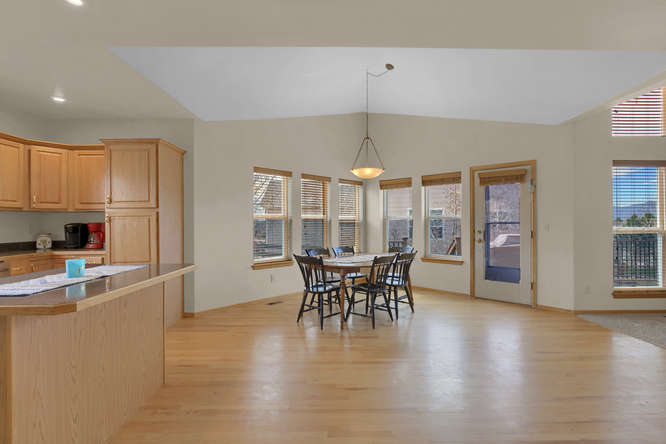 1147 Meadow Oaks Dr Colorado-small-024-33-Eating Area-666x445-72dpi.jpg