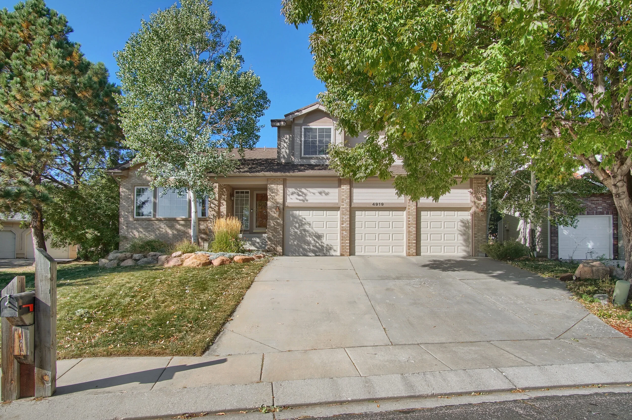 4919 Nightshade Cir Colorado-print-008-036-Exterior Front-3008x2000-300dpi.jpg