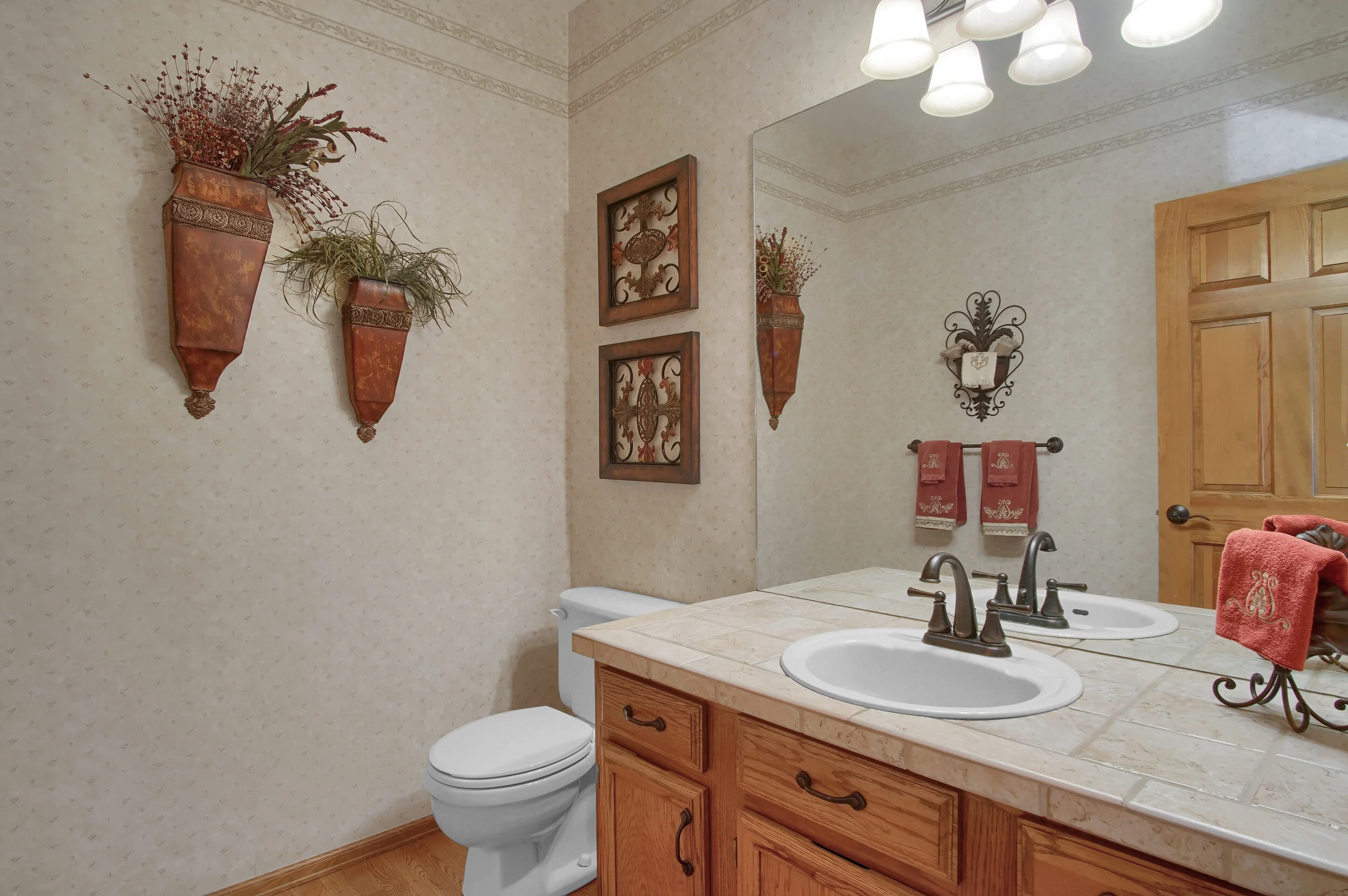 4919 Nightshade Cir Colorado-print-016-006-Bathroom-3008x2000-300dpi.jpg