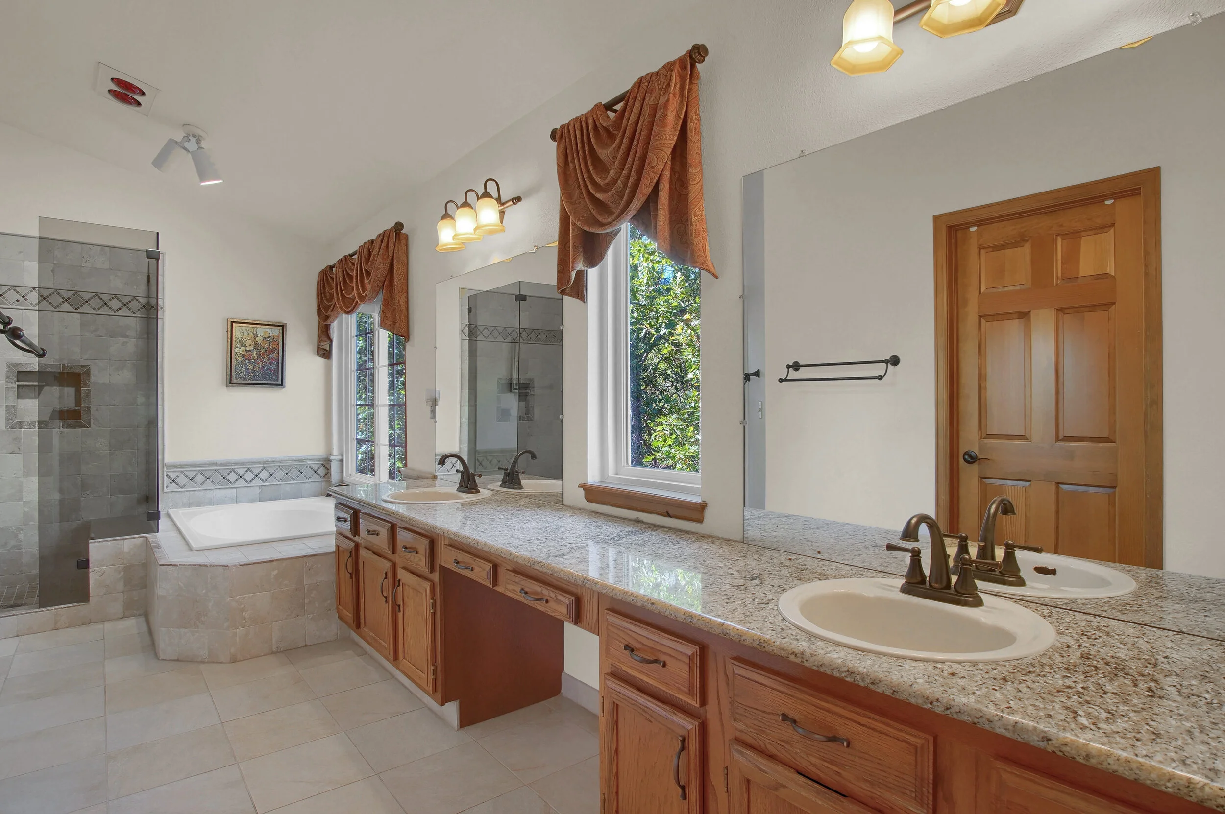 4919 Nightshade Cir Colorado-print-037-029-Bathroom-3008x2000-300dpi.jpg