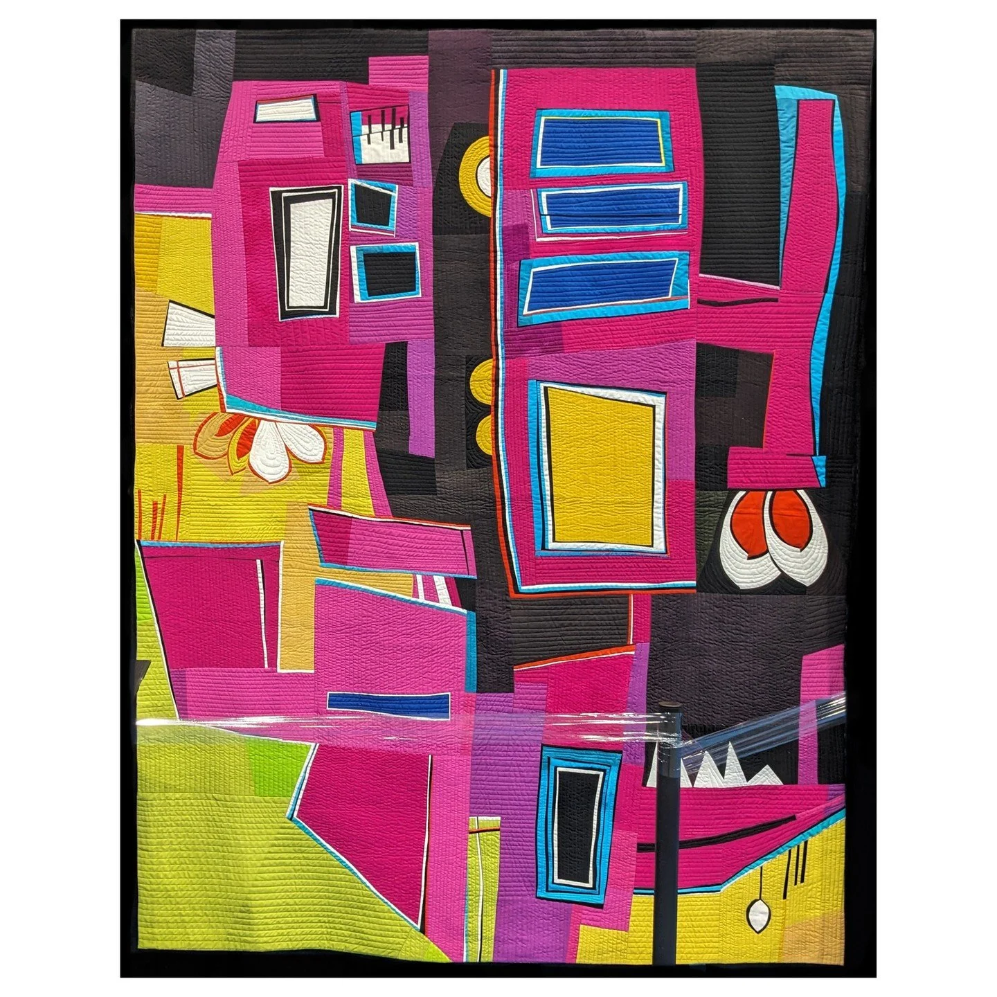 NOT MY WORK. This is Tryst by Irene Roderick. A fun, bright, cheery quilt for a bleak winter's day!

#ilovequilting, #quiltersofinstagram, #quiltsofinstagram, #quiltlove, #quilting