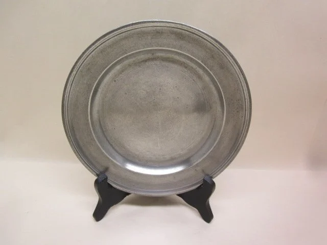 Showroom (1) — Antique Pewter Shop