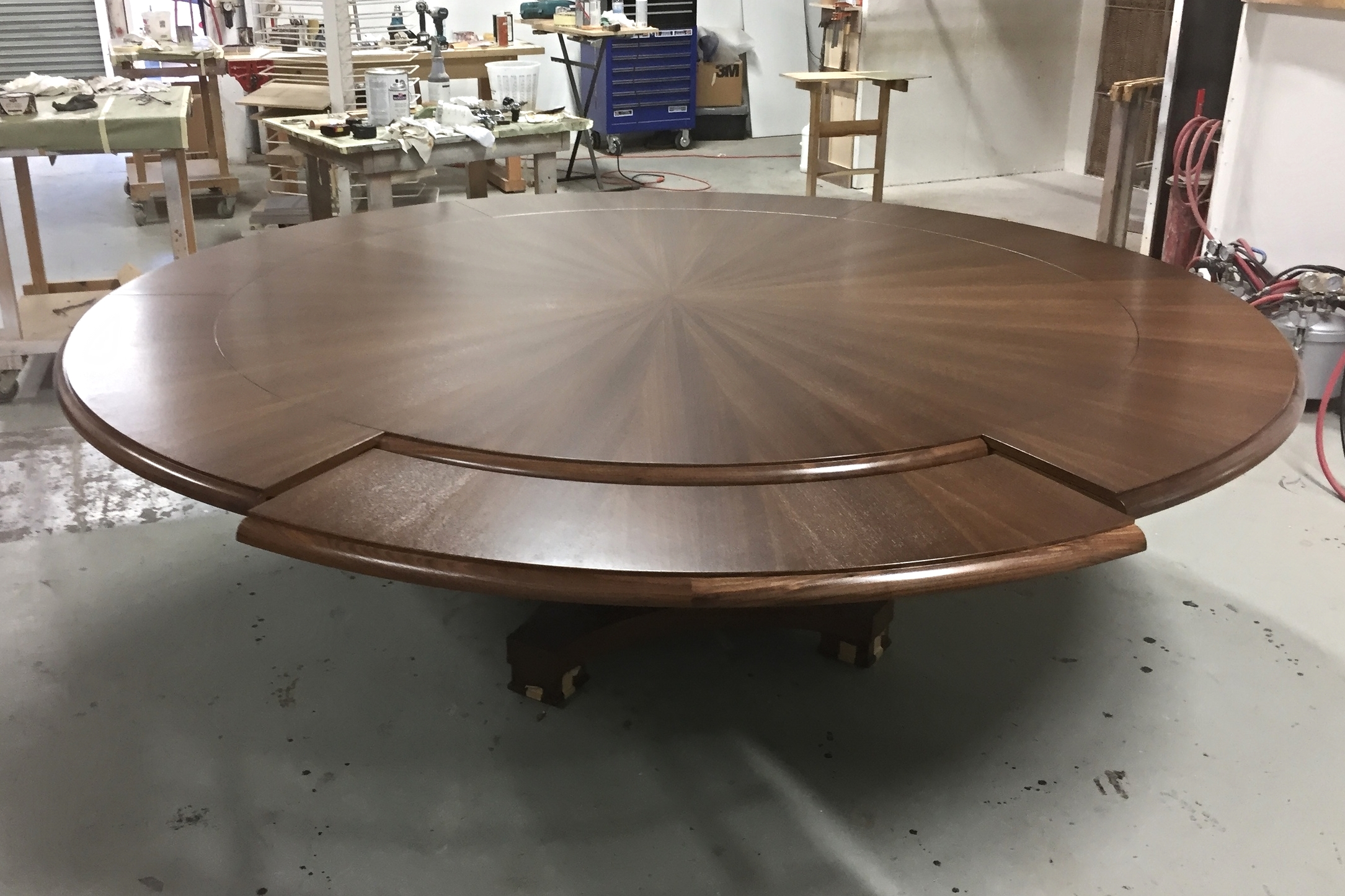 Round Leaf Table
