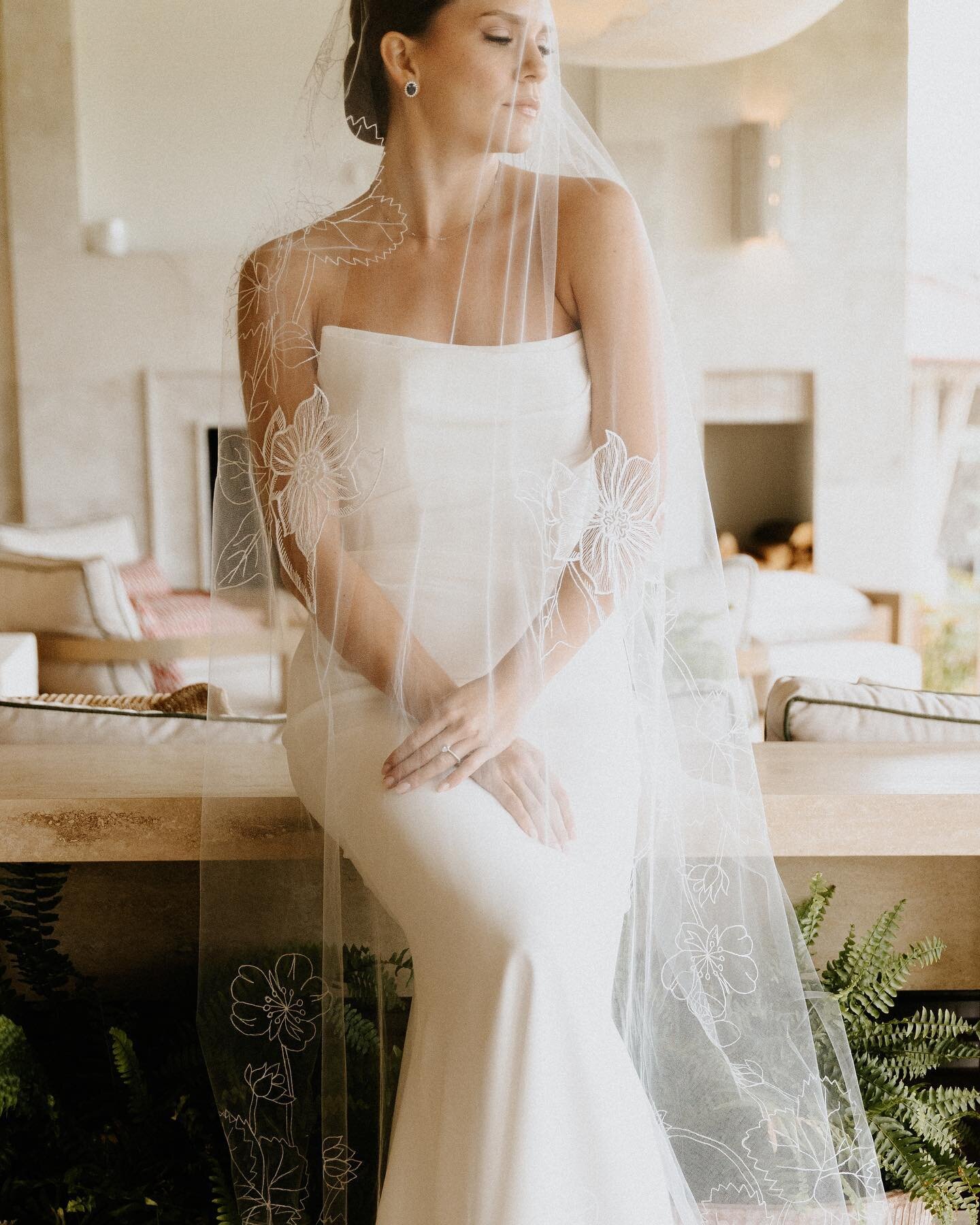 Our beautiful bride Maria 💕  Gown: @chosenbykyha 
Veil: @ofrendastudio 
Images: @brendardzphotography