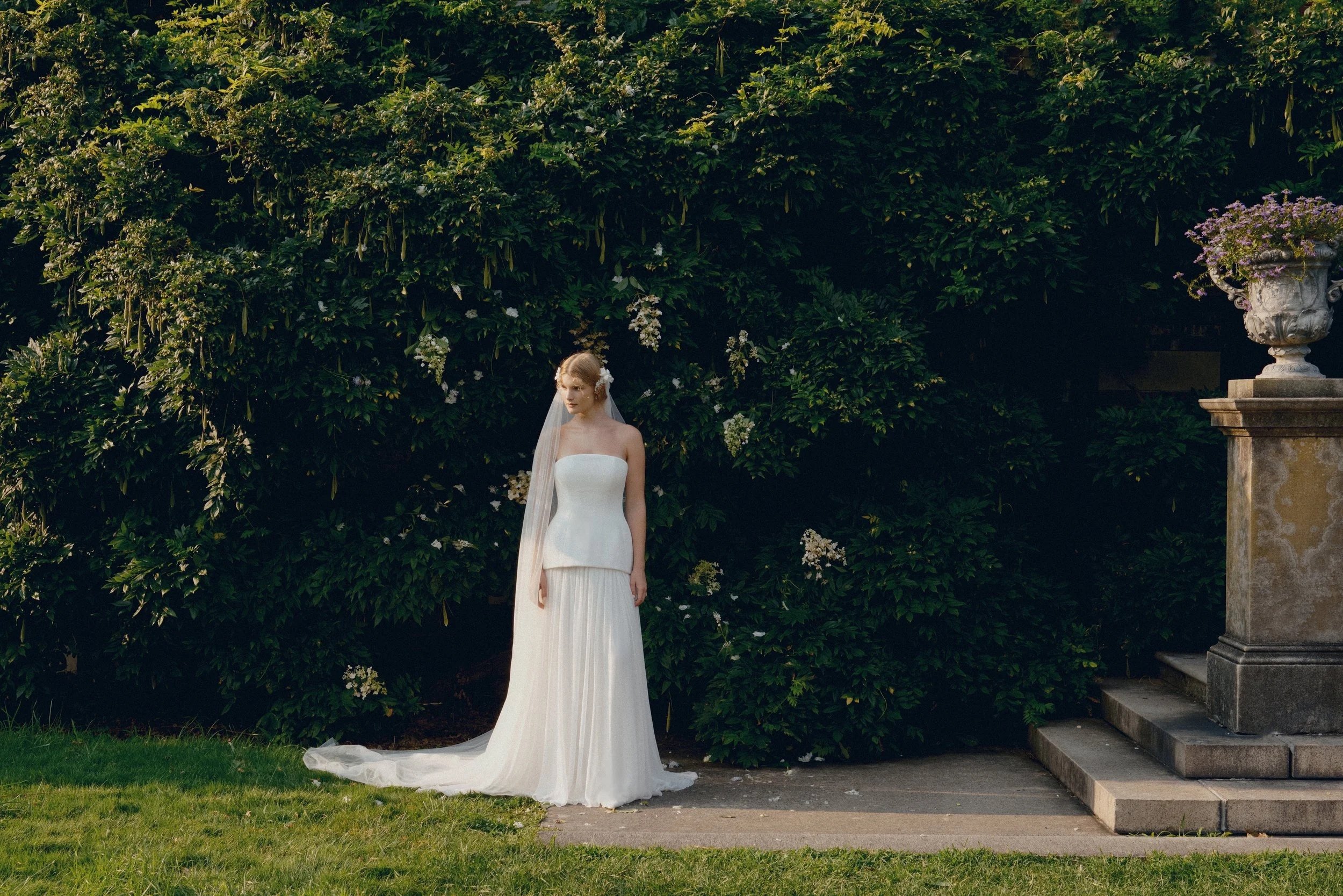 For the modern, effortlessly cool bride