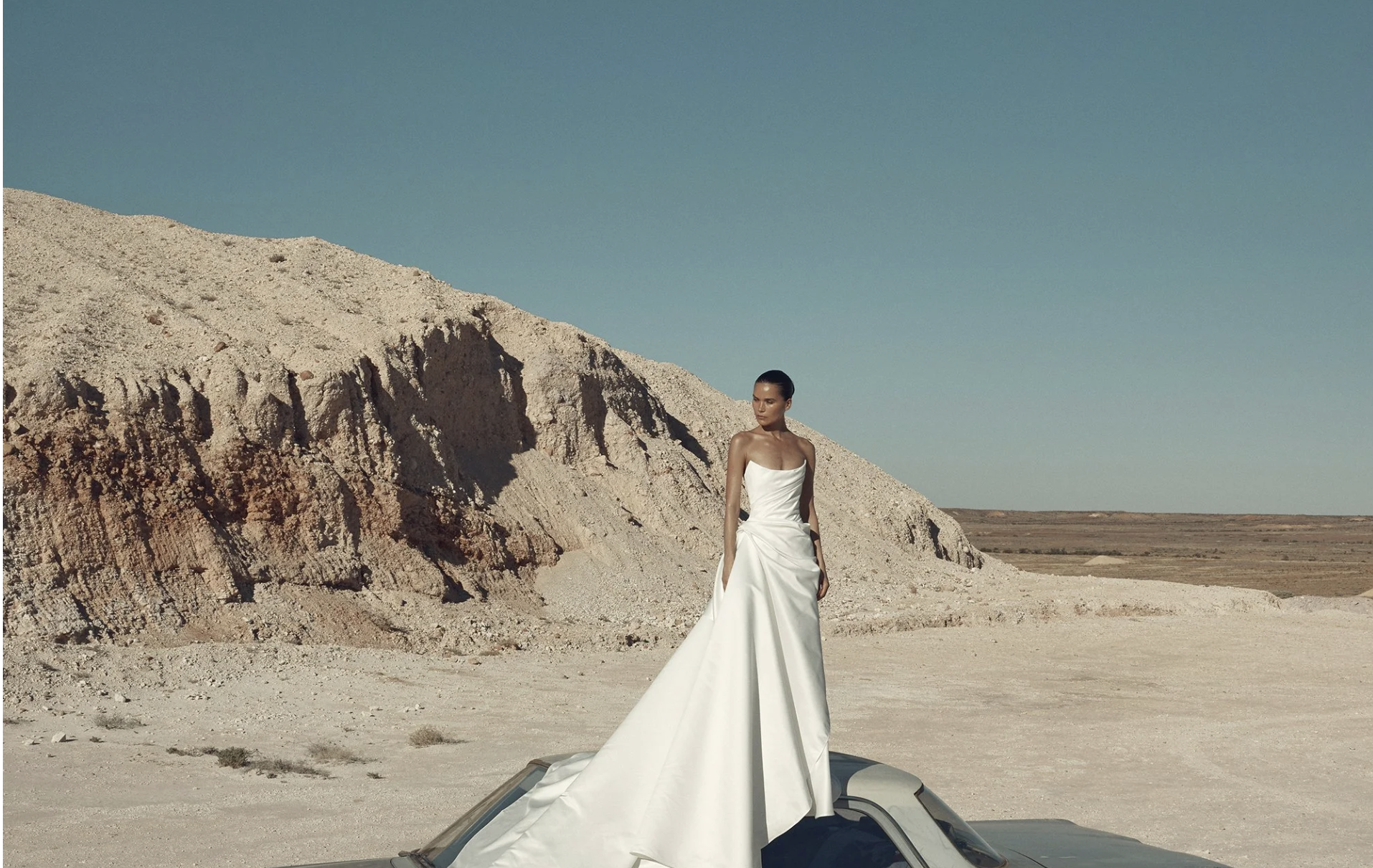 For the modern, effortlessly cool bride