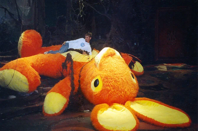Among a multitude of oversized prop/set dressing items was this giant stuffed rabbit toy. Others included a giant 9 volt battery, a baby doll, a story book and a huge paper lunch sack with a moldering queen-sized peanut butter and jelly sandwich.