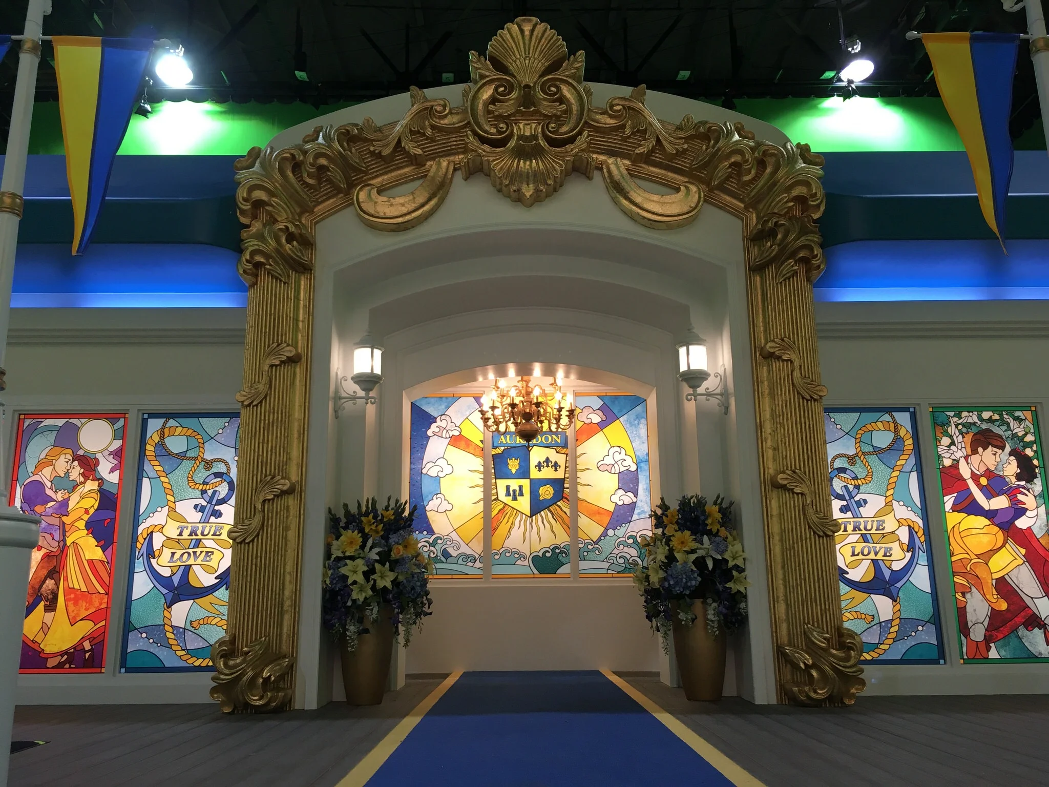 The grand entrance for the announced guests on the yacht True Love. 