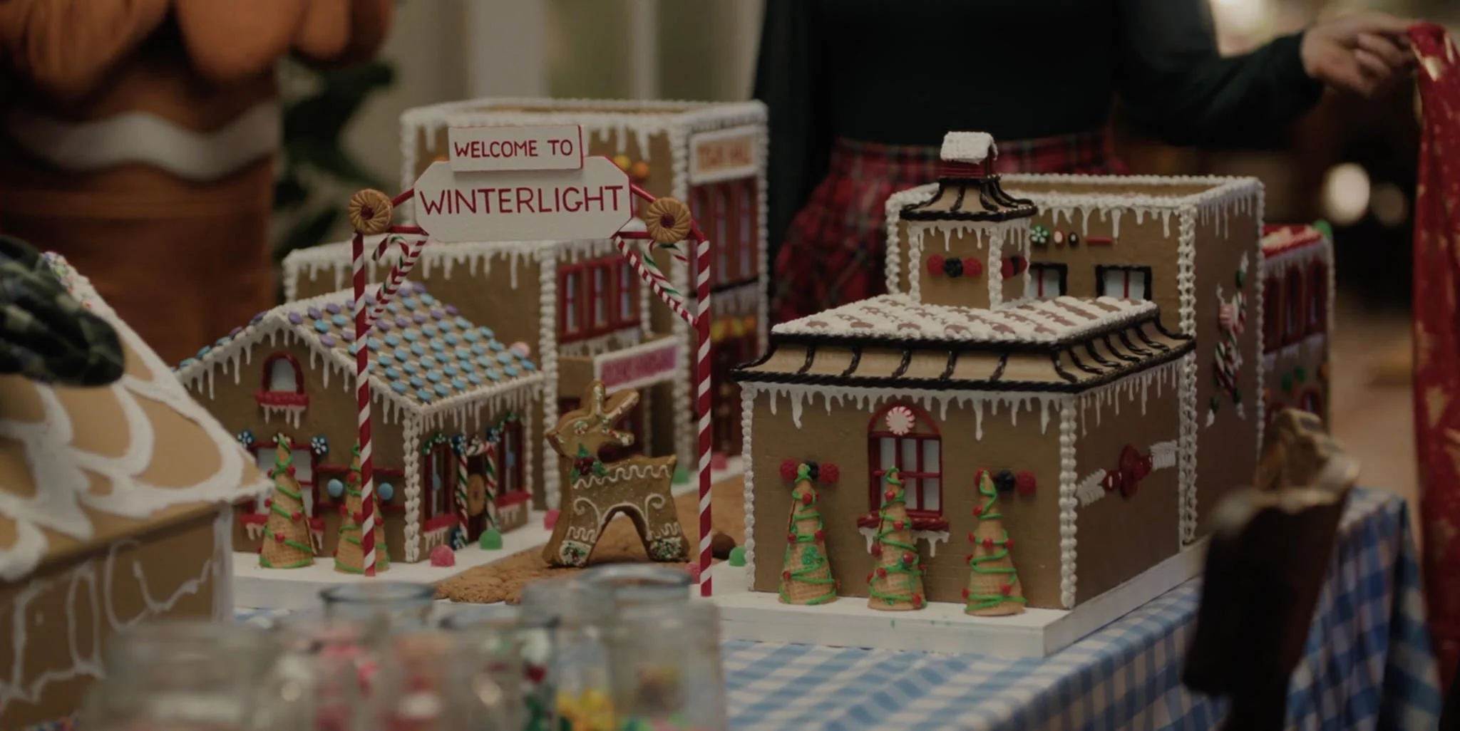  The hyper-competent overachiever Kate’s entry in the family gingerbread contest. 