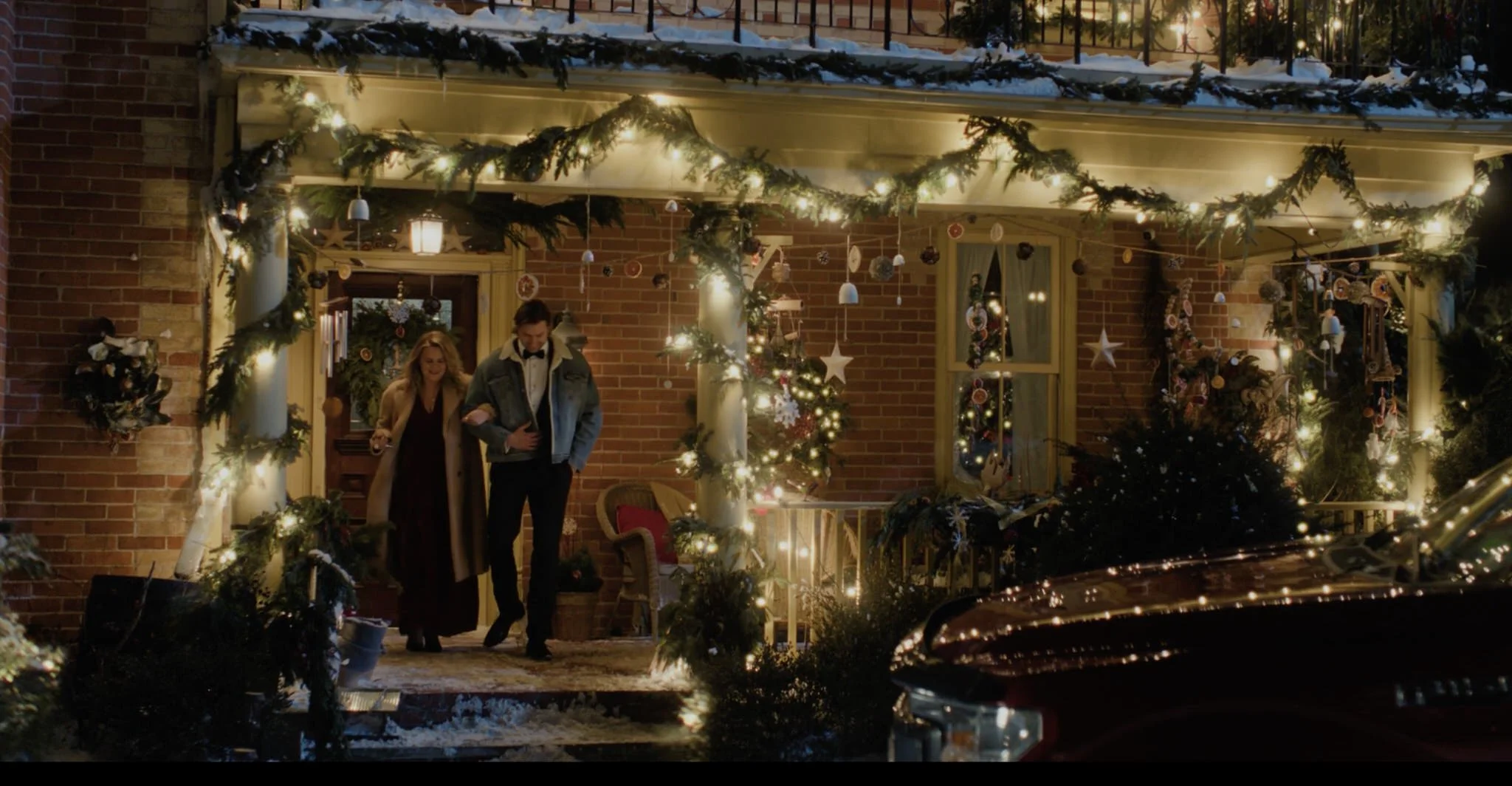  A closer look at Kate’s (Alicia Silverstone) exterior. 