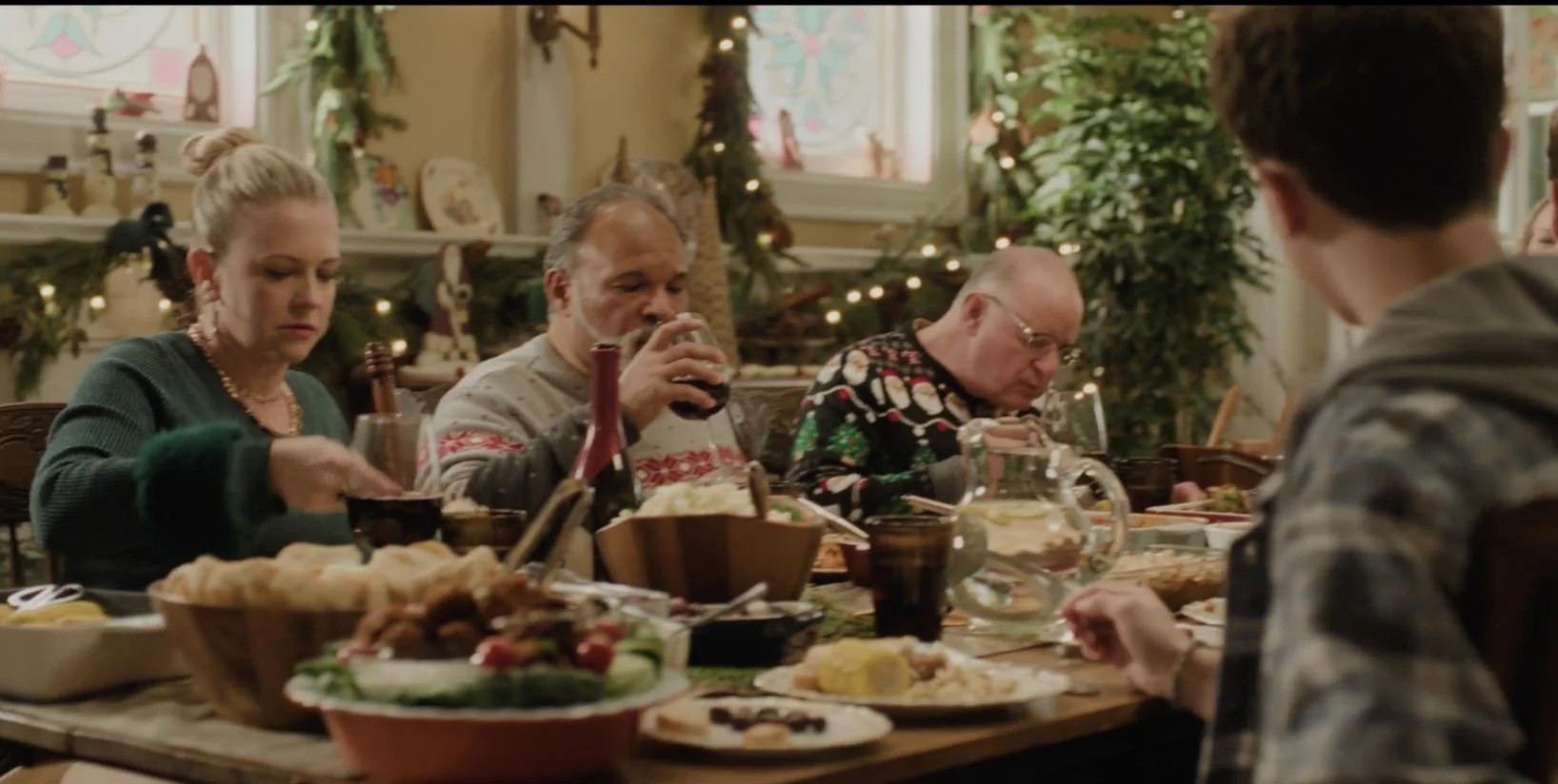  Christmas dinner in Kate’s interior. 