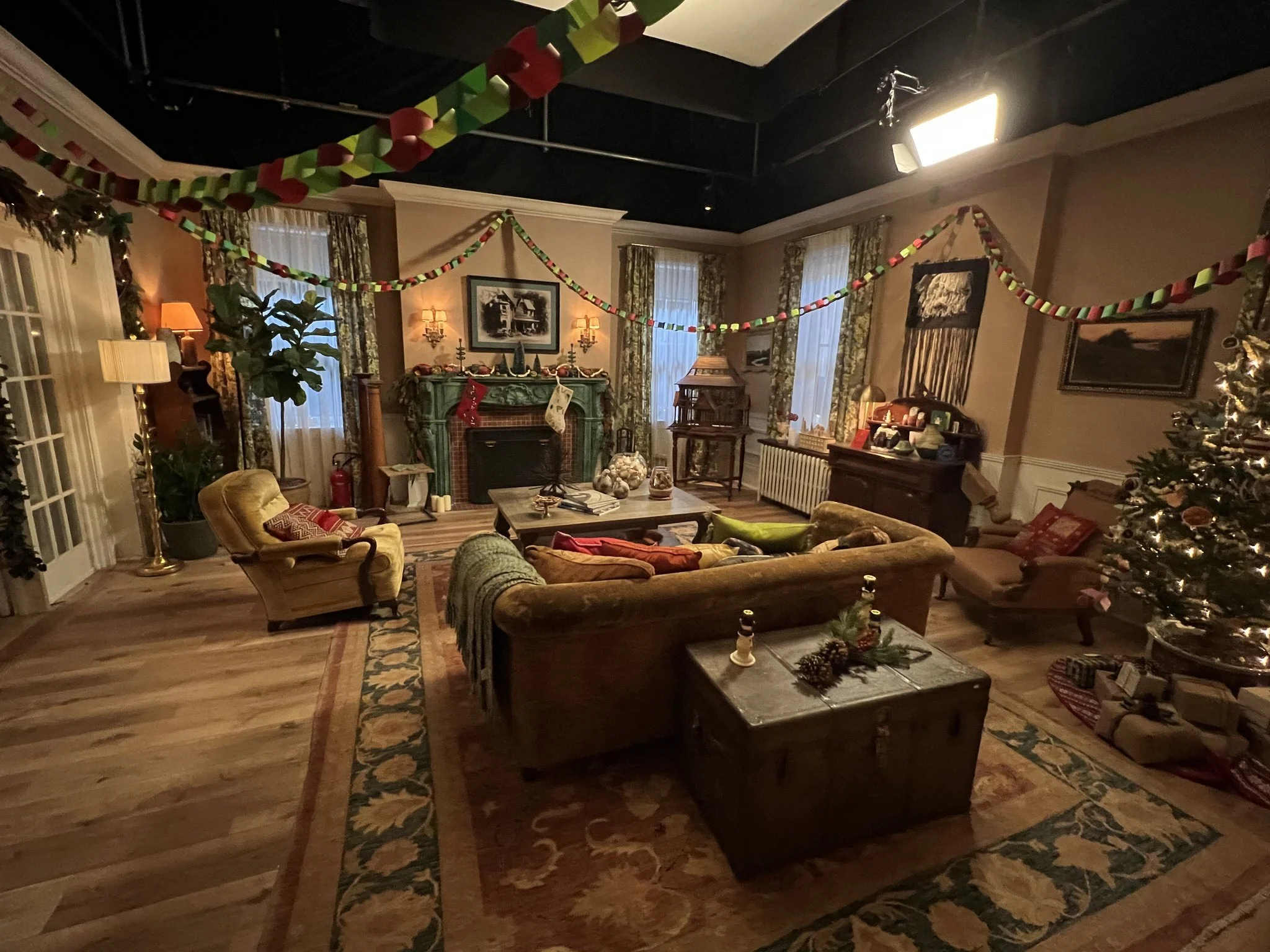  We used an existing house in Ontario for Kate’s exterior; we built the interior on stage. This is Kate’s living room. 