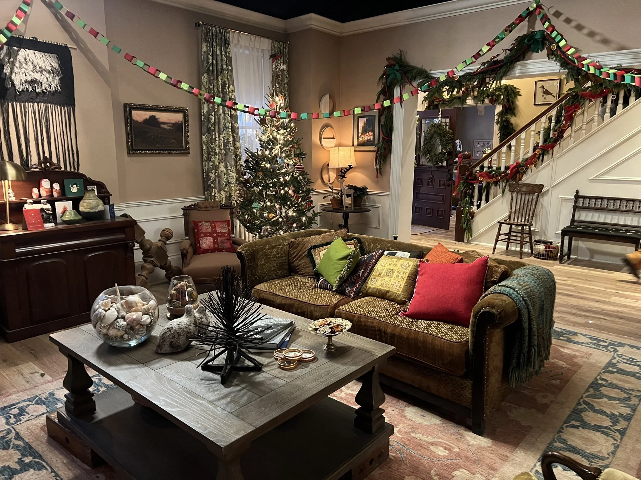  The reverse of Kate’s living room 