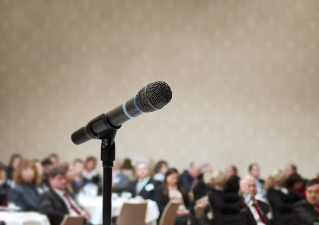 Are you confident about using microphones at your events? Here are some microphone tips from the pros.