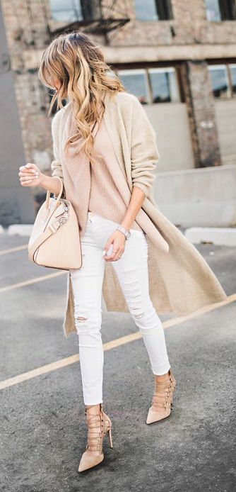  A peach topper, matching accessories and winter white jeans are the preppy way to approach the chilly weather. Found on  Pinterest .&nbsp; 