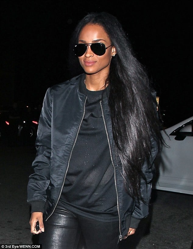  Ciara in all black errythang / Via  Daily Mail  