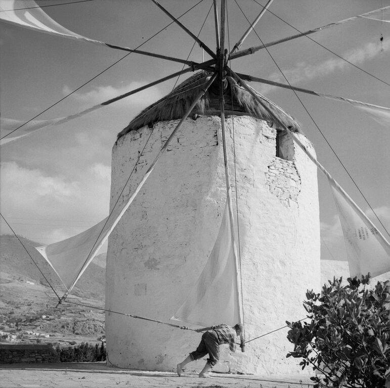 Fotografia de Zacharias Stellas (Ilha de Paros, 1965-1975). Acervo do Museu Benaki, Atenas.