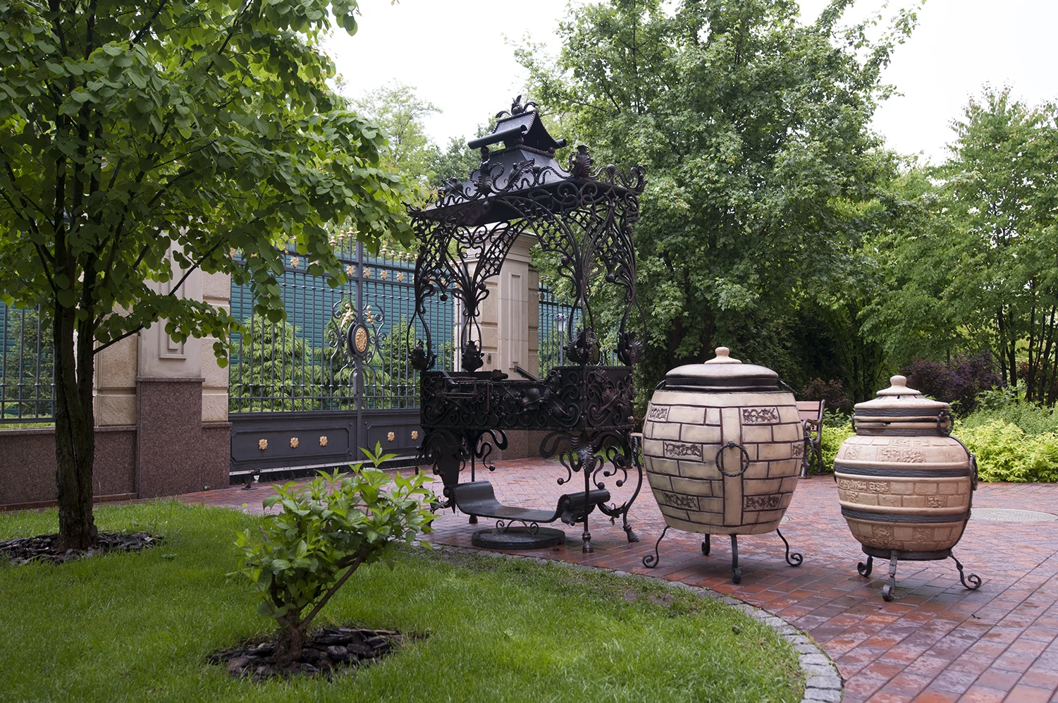 A BBQ situated next to the guest house in the Ianoukovitch Mansion